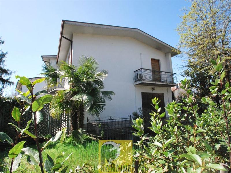 fotografie - Villa Faenza (RA) Periferia Monte 